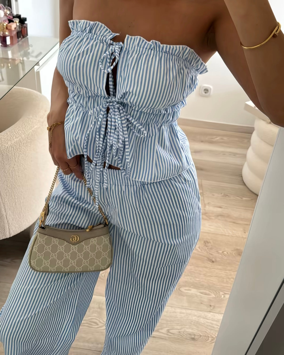 ‘Olivia’ set