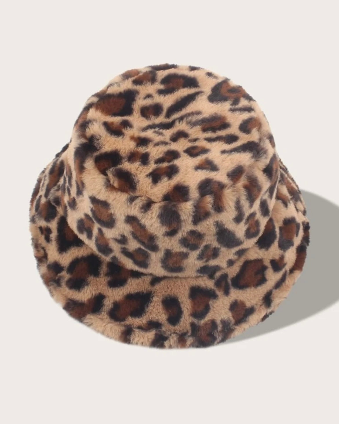 Leo hat