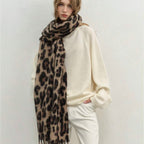 Leo scarf